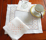 square placemats, polka dots placemats, linen polka dots, linen napkins, orange polka dots